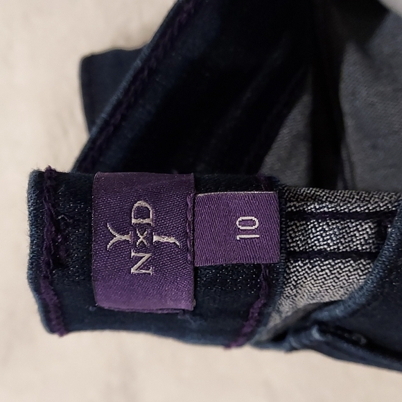 NWOT Women's NYDJ Denim Lift Tuck Capris Size 10 - Picture 3 of 11